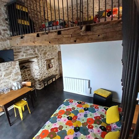 Les Chambres Du Couraud Saint-Aubin-des-Ormeaux Luaran gambar