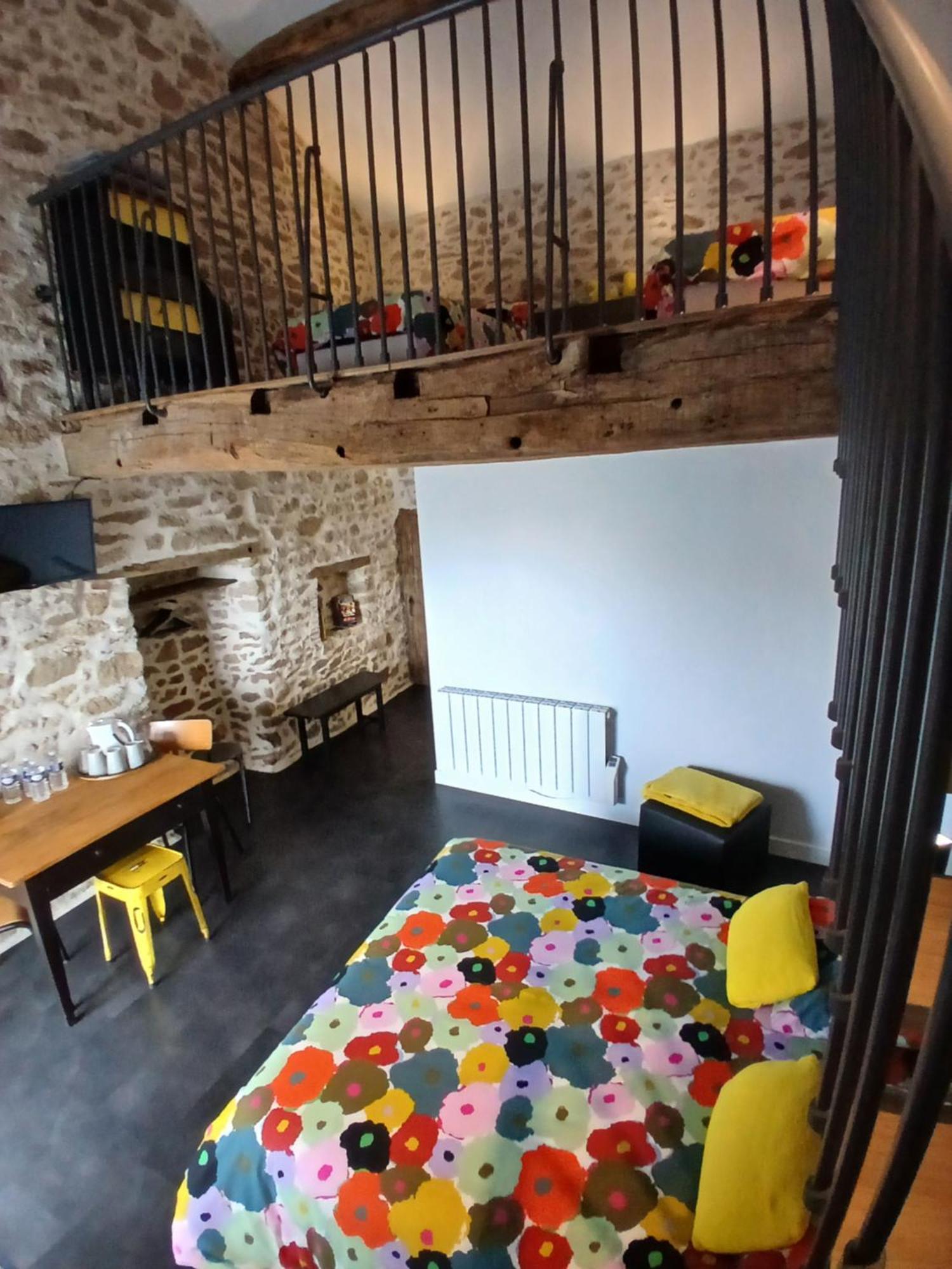 Les Chambres Du Couraud Saint-Aubin-des-Ormeaux Luaran gambar