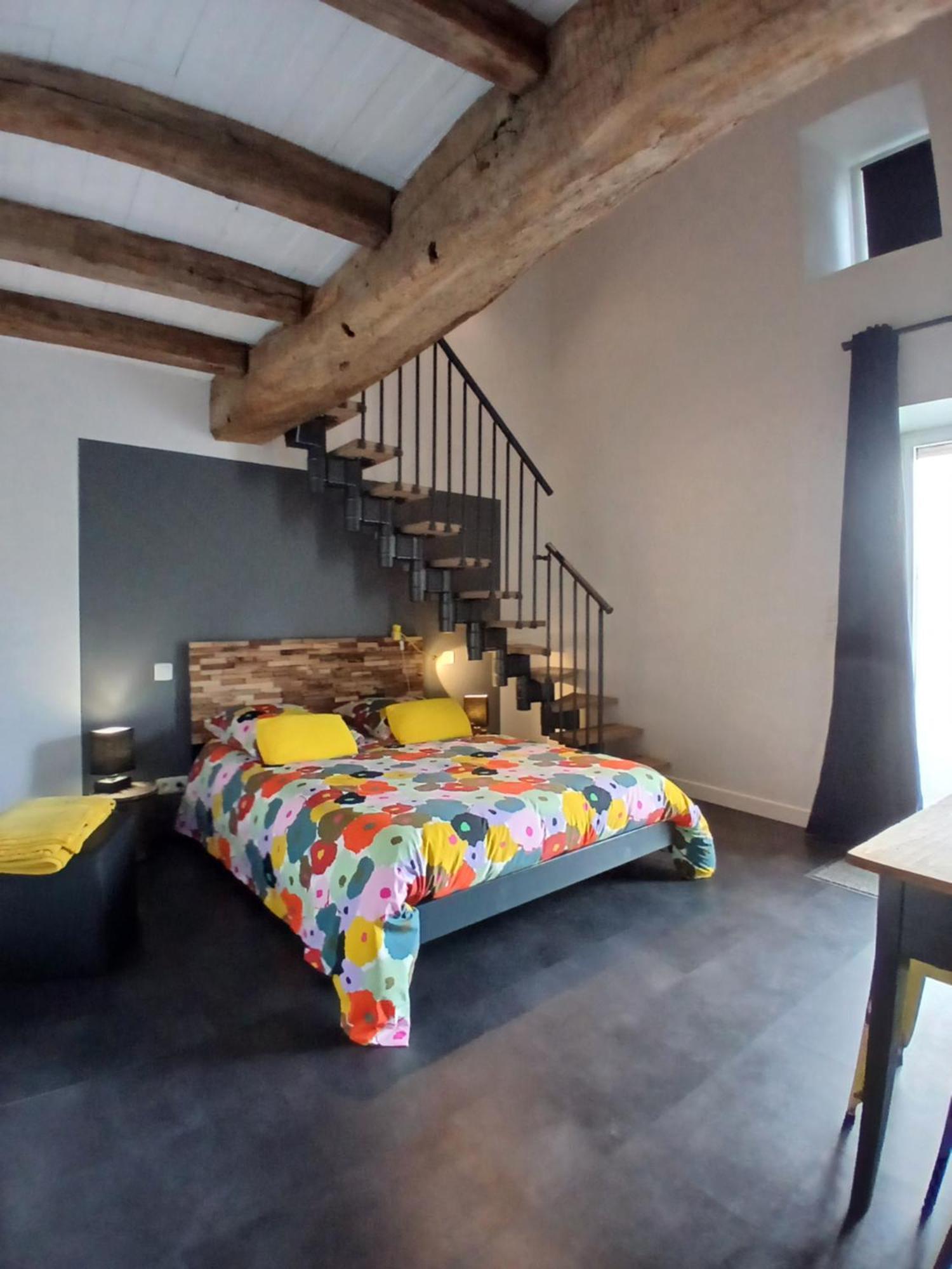 Les Chambres Du Couraud Saint-Aubin-des-Ormeaux Luaran gambar
